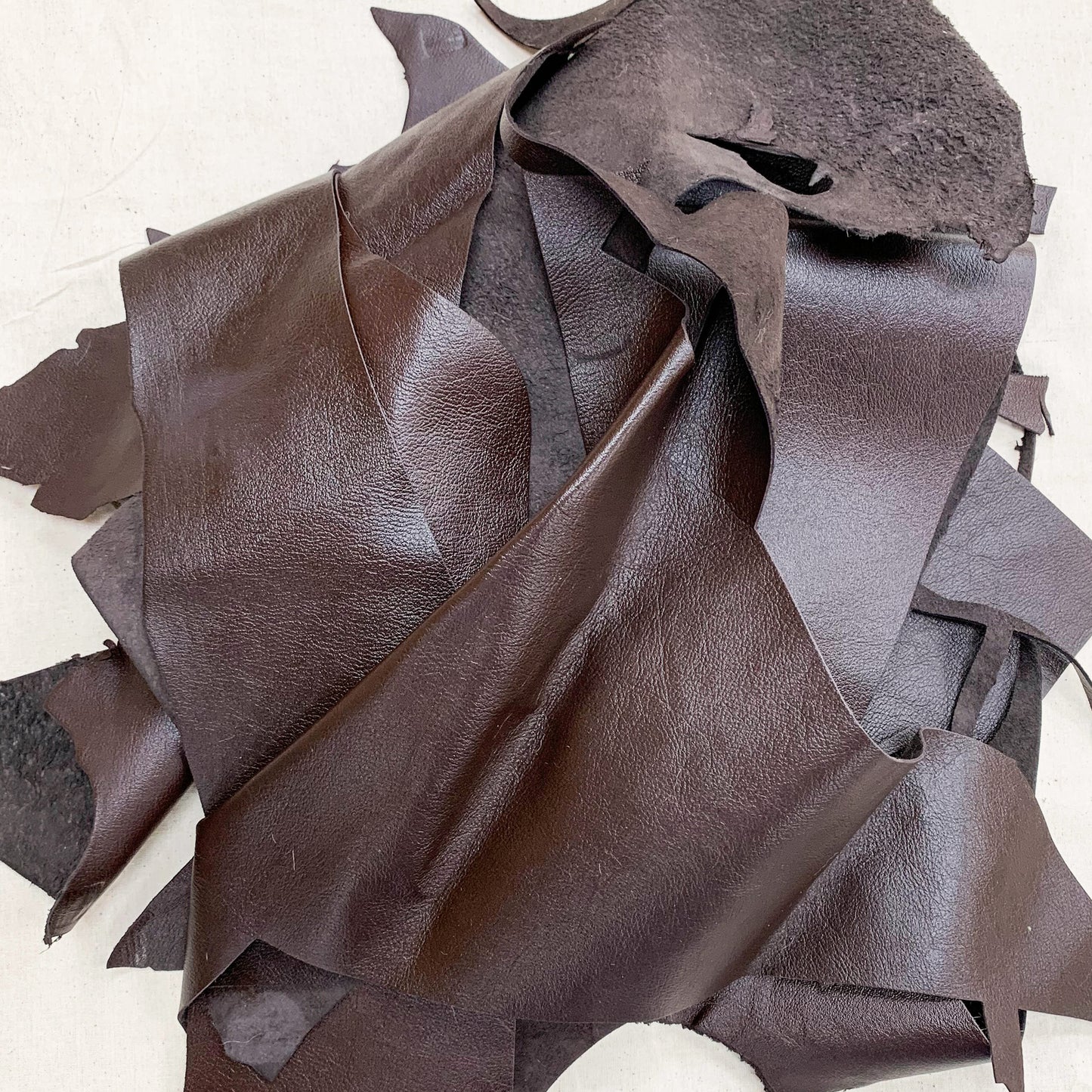 Leather Offcuts 1kg (Chocolate Brown)