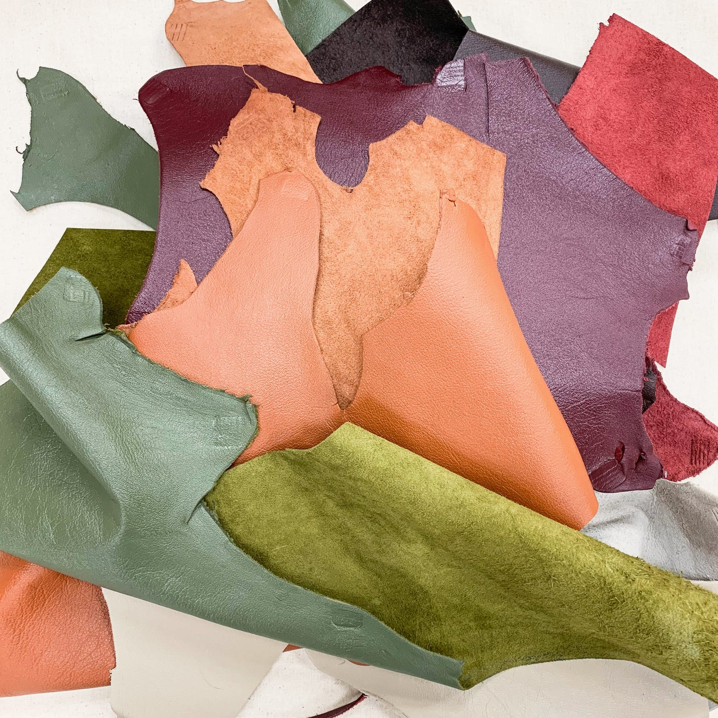 Leather Offcuts 1kg (mixed colours)