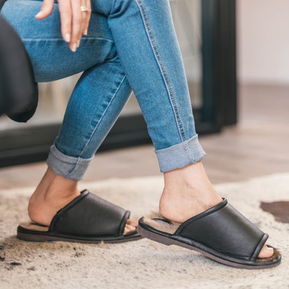 Karmine Toeless Slide (Chocolate Brown)